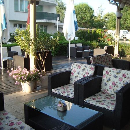 Hotel Astra Ravda Ngoại thất bức ảnh
