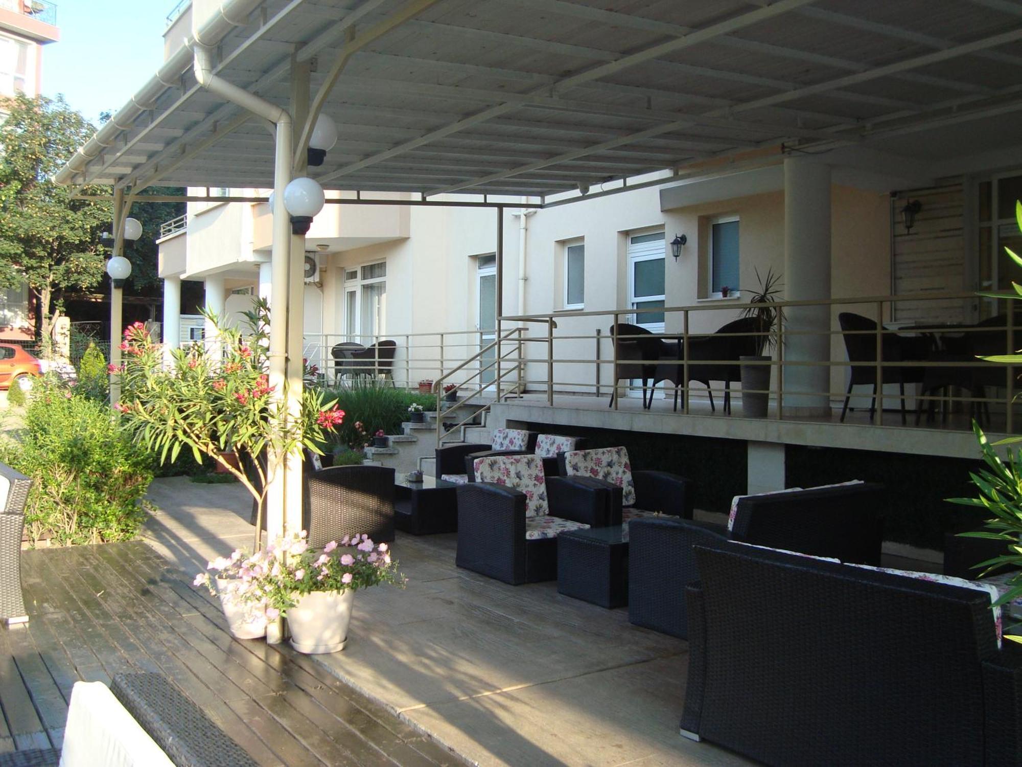 Hotel Astra Ravda Ngoại thất bức ảnh