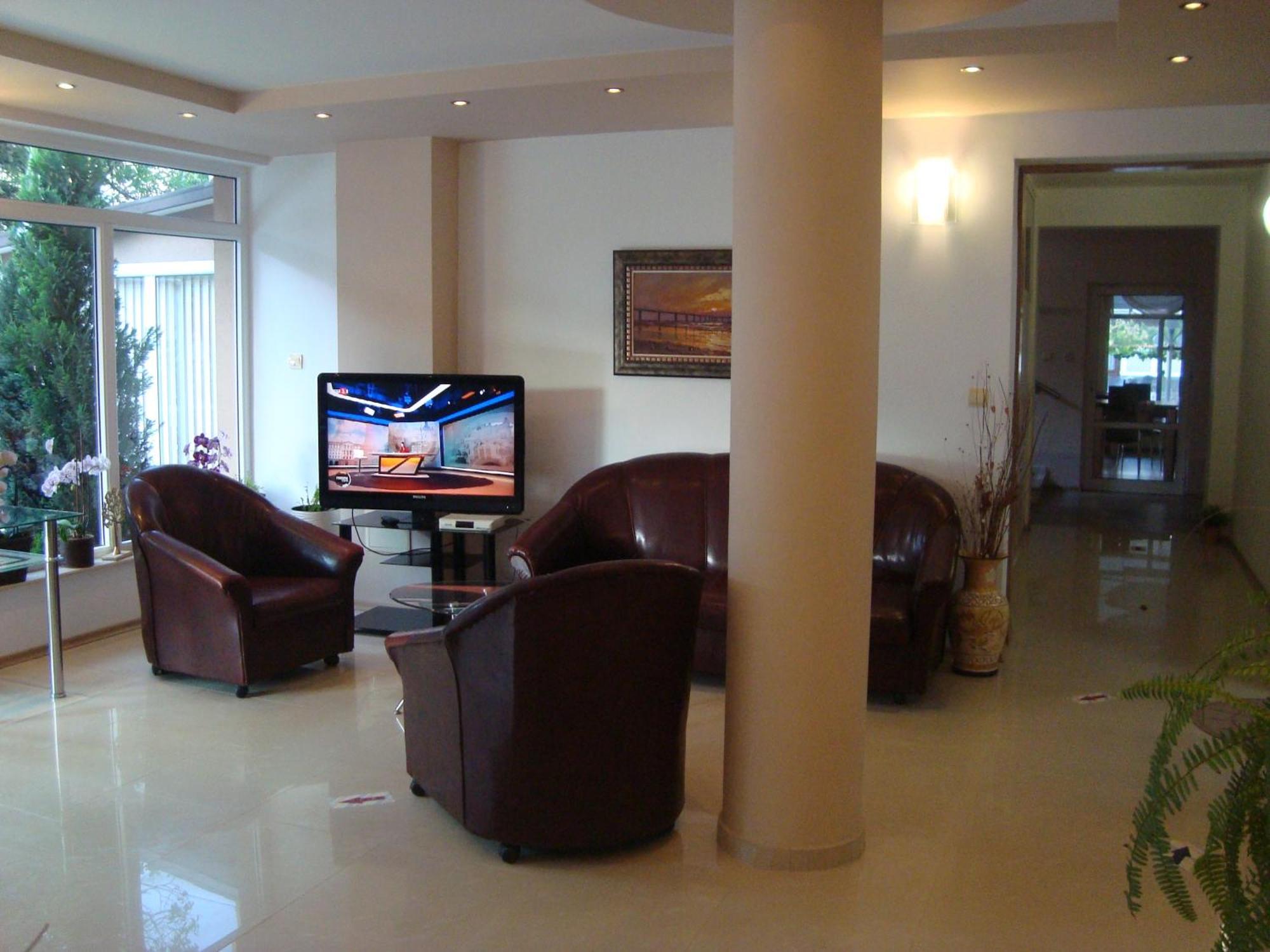 Hotel Astra Ravda Ngoại thất bức ảnh