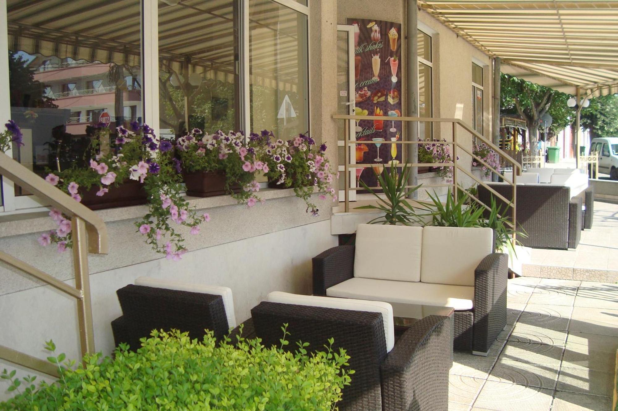 Hotel Astra Ravda Ngoại thất bức ảnh