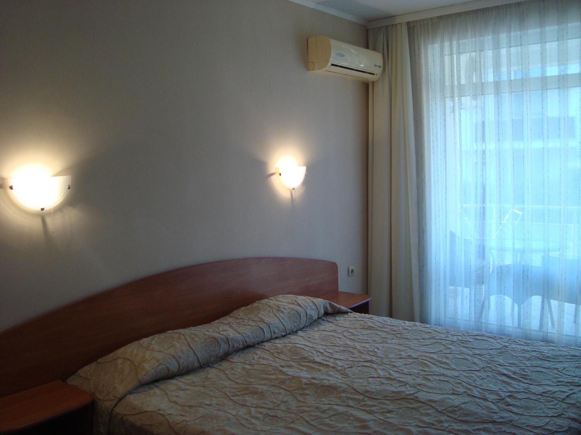 Hotel Astra Ravda Ngoại thất bức ảnh
