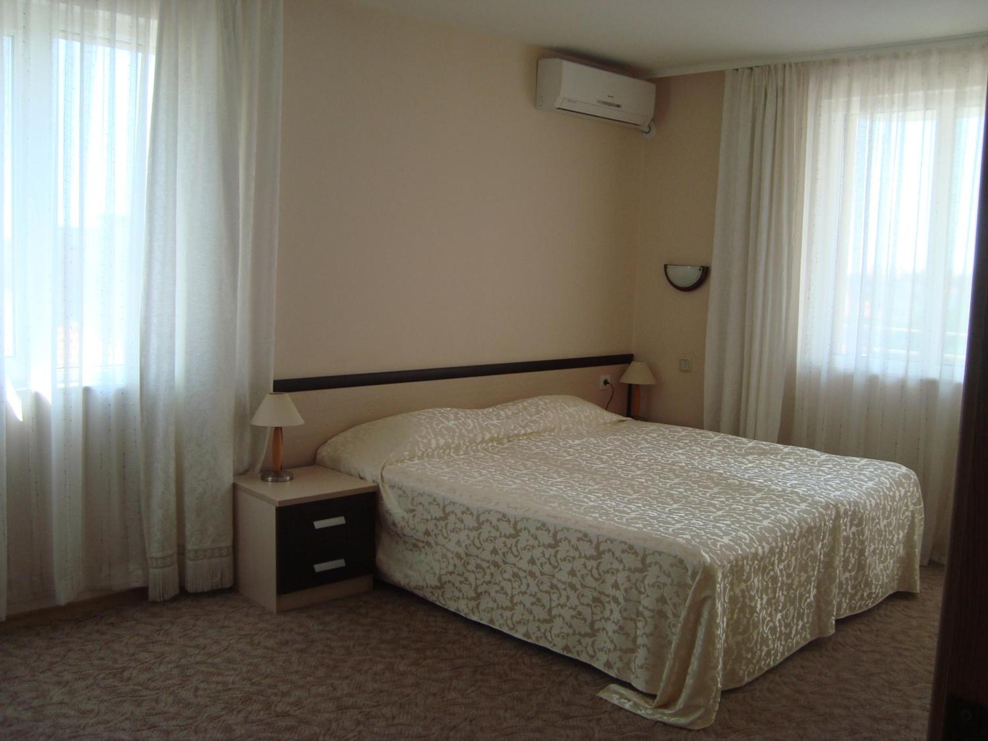 Hotel Astra Ravda Ngoại thất bức ảnh