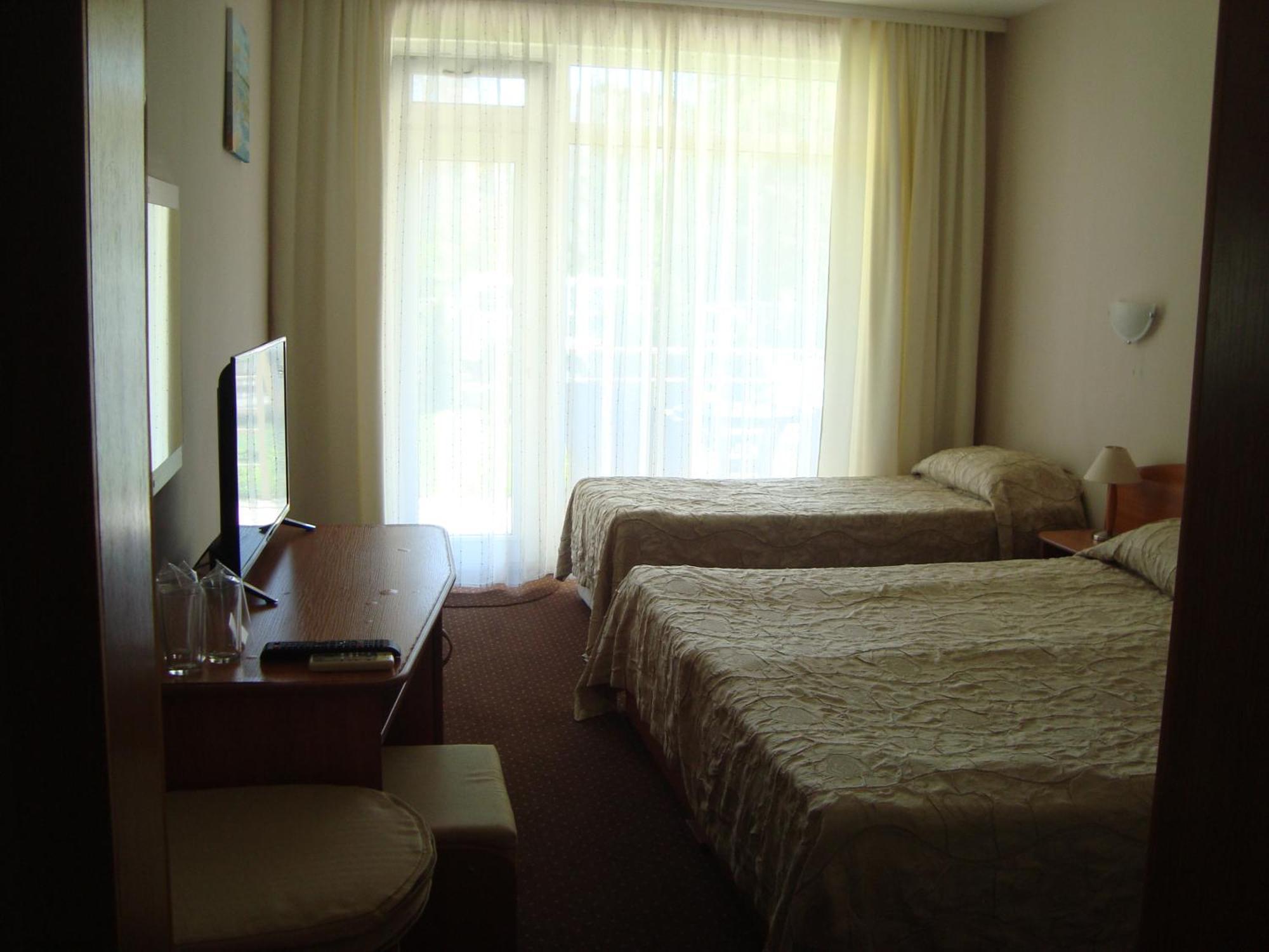 Hotel Astra Ravda Ngoại thất bức ảnh