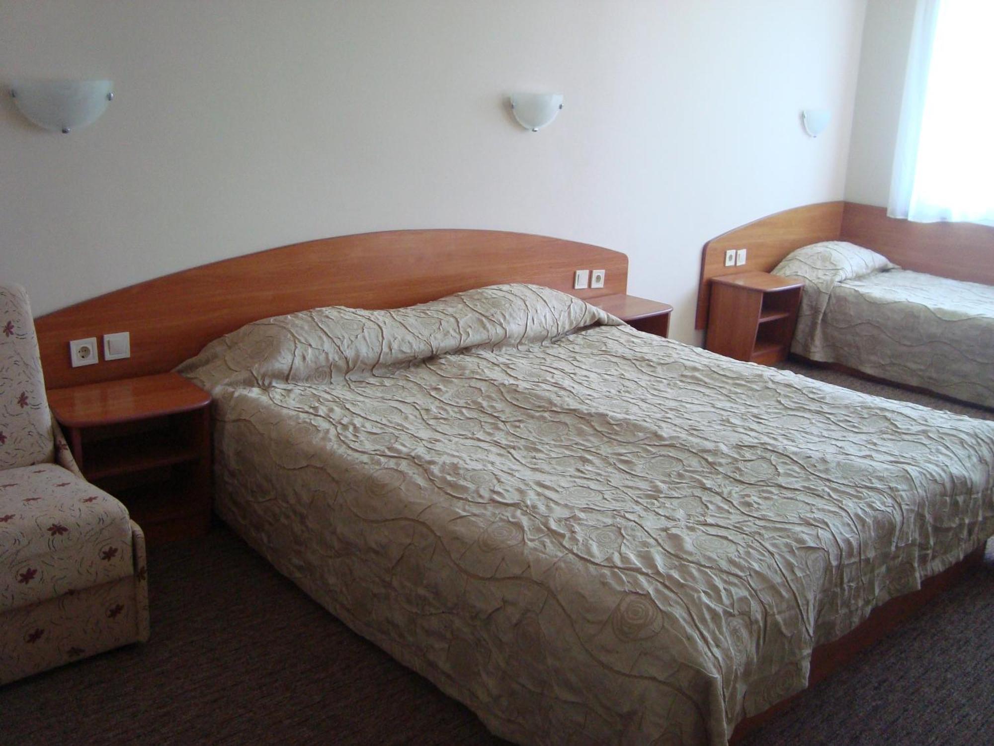 Hotel Astra Ravda Ngoại thất bức ảnh