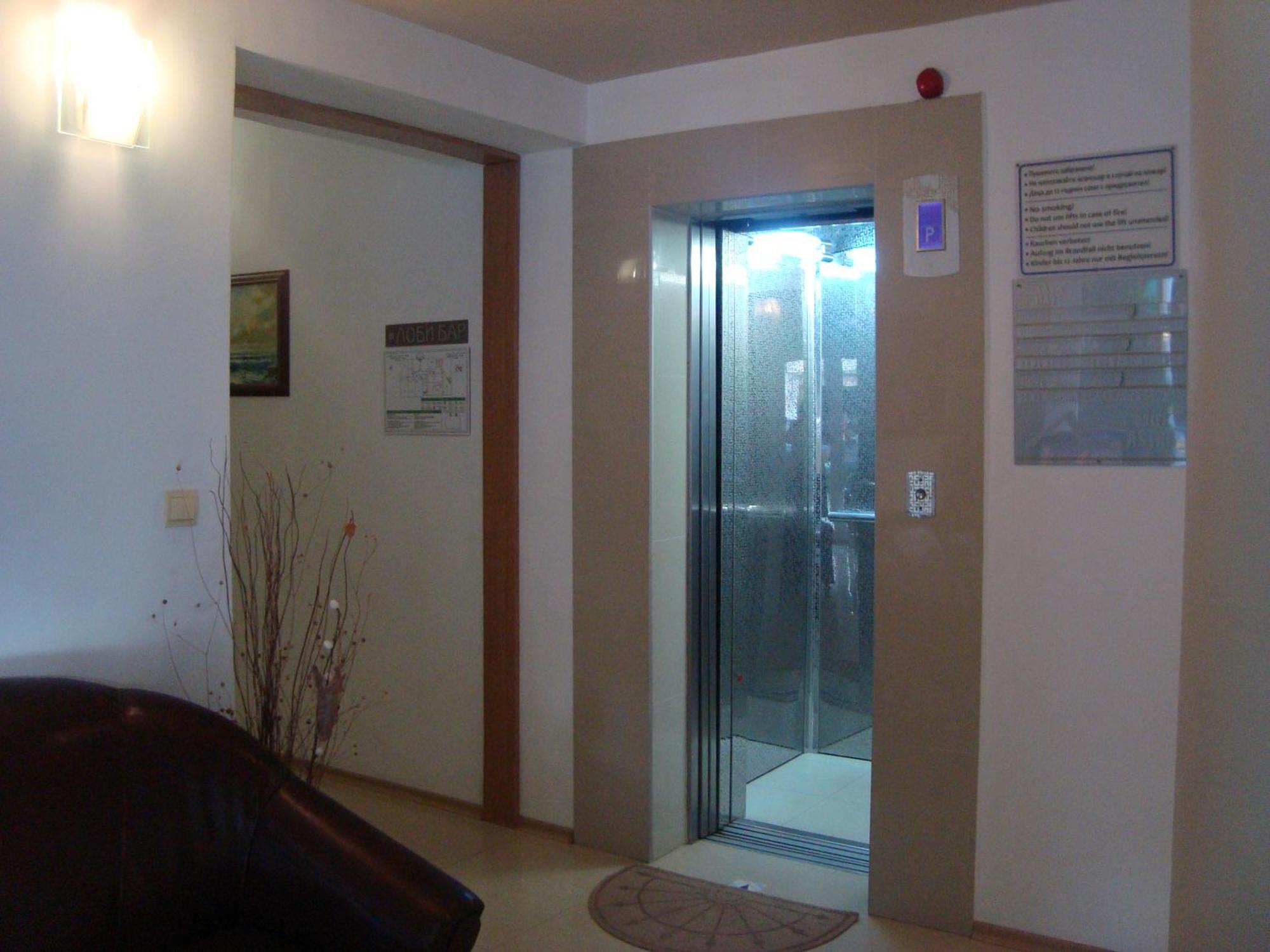 Hotel Astra Ravda Ngoại thất bức ảnh