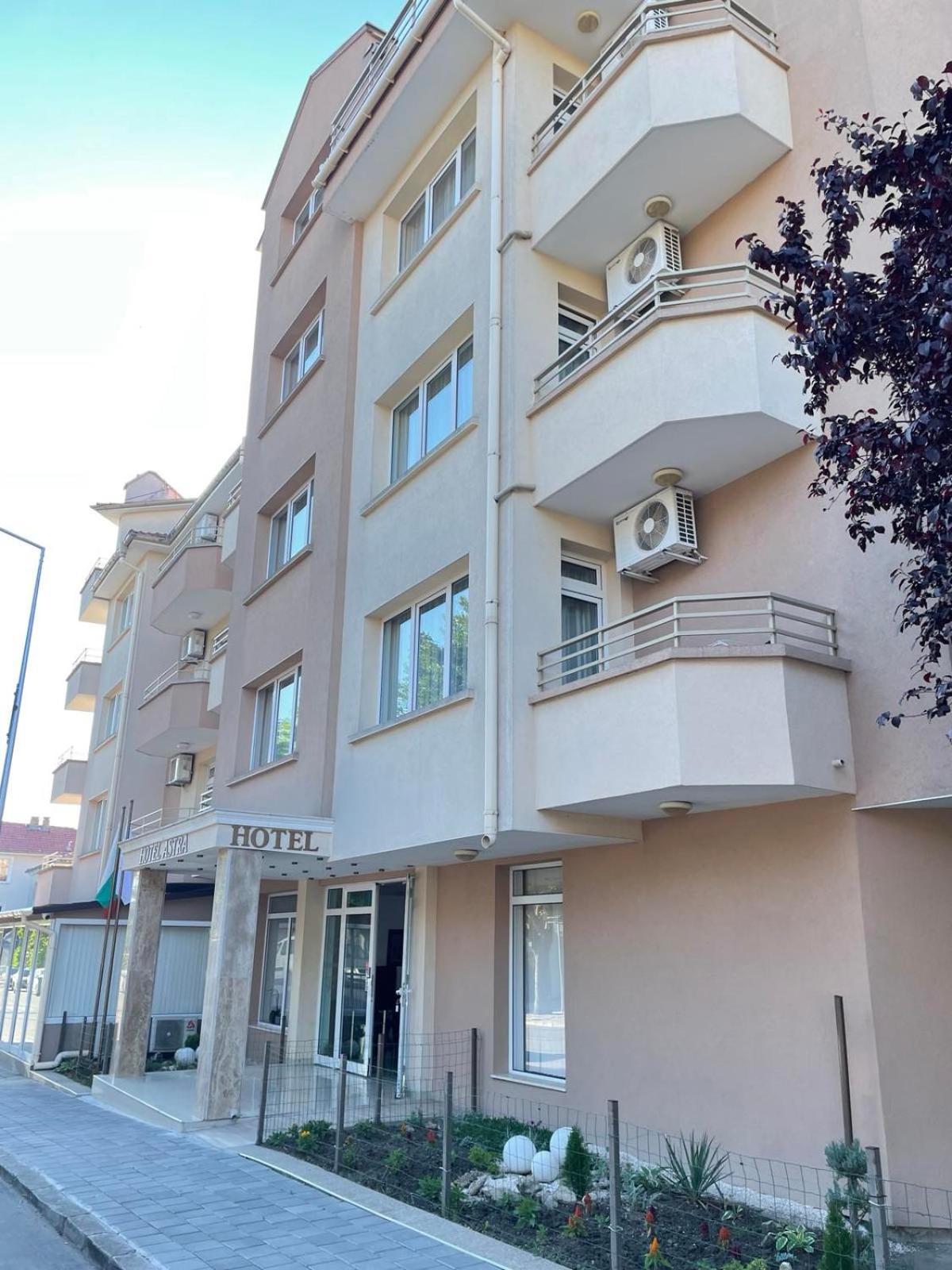 Hotel Astra Ravda Ngoại thất bức ảnh