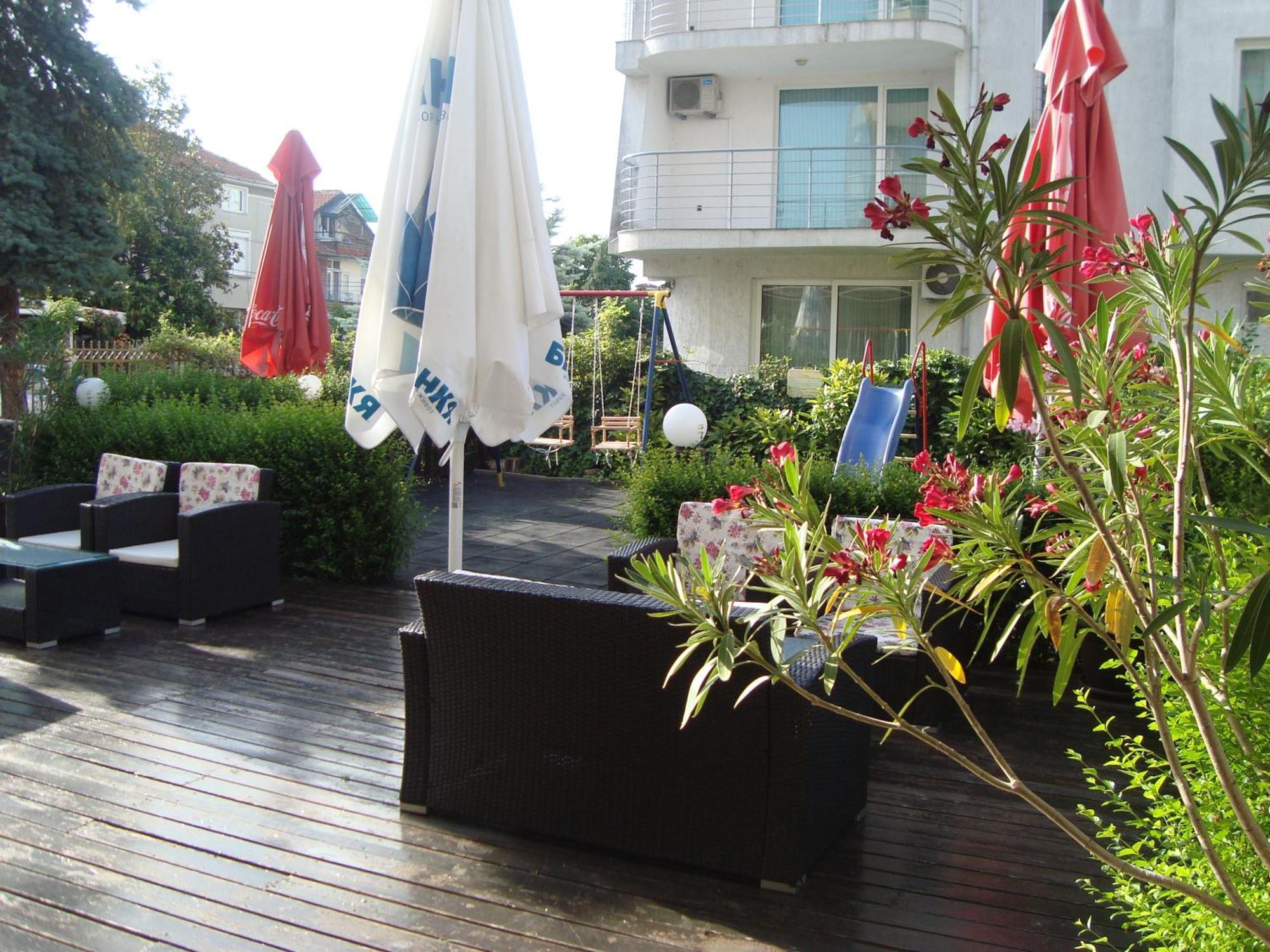 Hotel Astra Ravda Ngoại thất bức ảnh