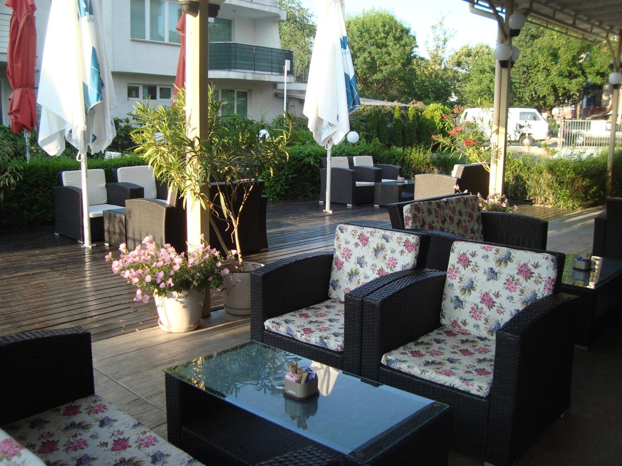 Hotel Astra Ravda Ngoại thất bức ảnh