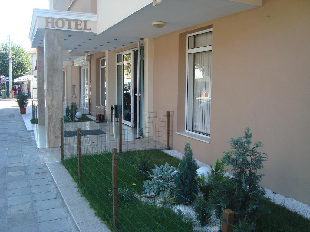Hotel Astra Ravda Ngoại thất bức ảnh