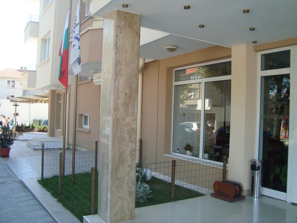 Hotel Astra Ravda Ngoại thất bức ảnh
