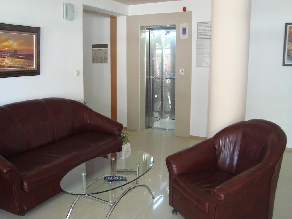Hotel Astra Ravda Ngoại thất bức ảnh